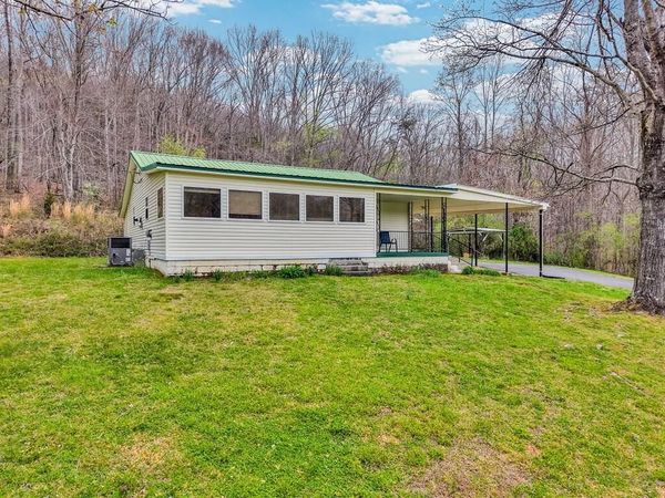 1447 Dry Shave Rd, Mcminnville, TN 37110