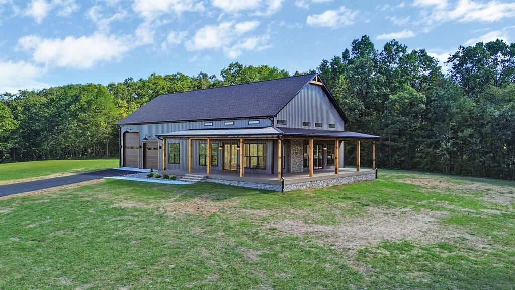 1301 Nichol Creek Dr Jamestown, TN 38556