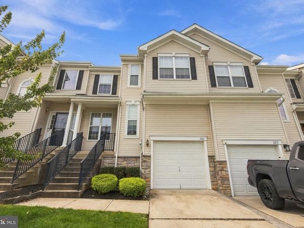 221 HAWTHORNE WAY, RIVERSIDE, NJ 08075