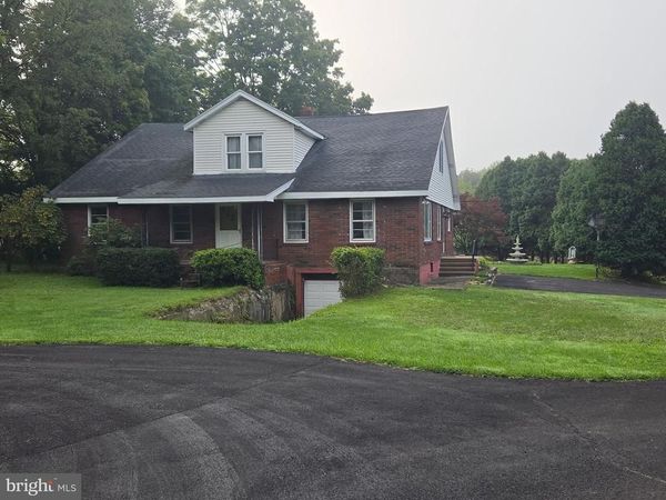 2115 W MAIN STREET, STROUDSBURG, PA 18360