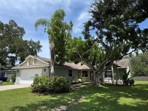 4750 HAMLETS GROVE DRIVE , SARASOTA, FL 34235