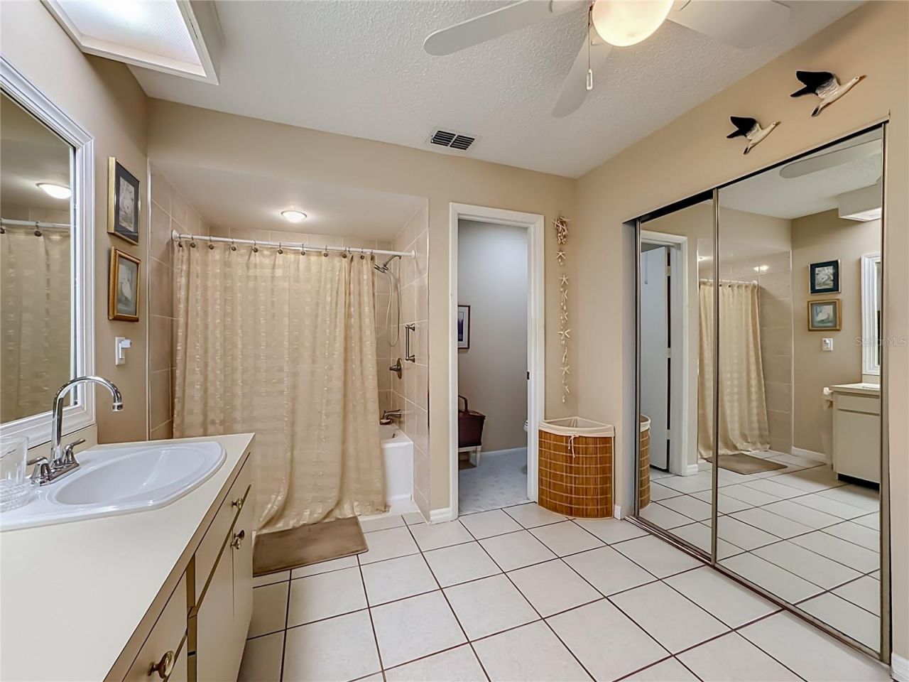6010 Courtside Drive , Bradenton, FL 34210 Photo