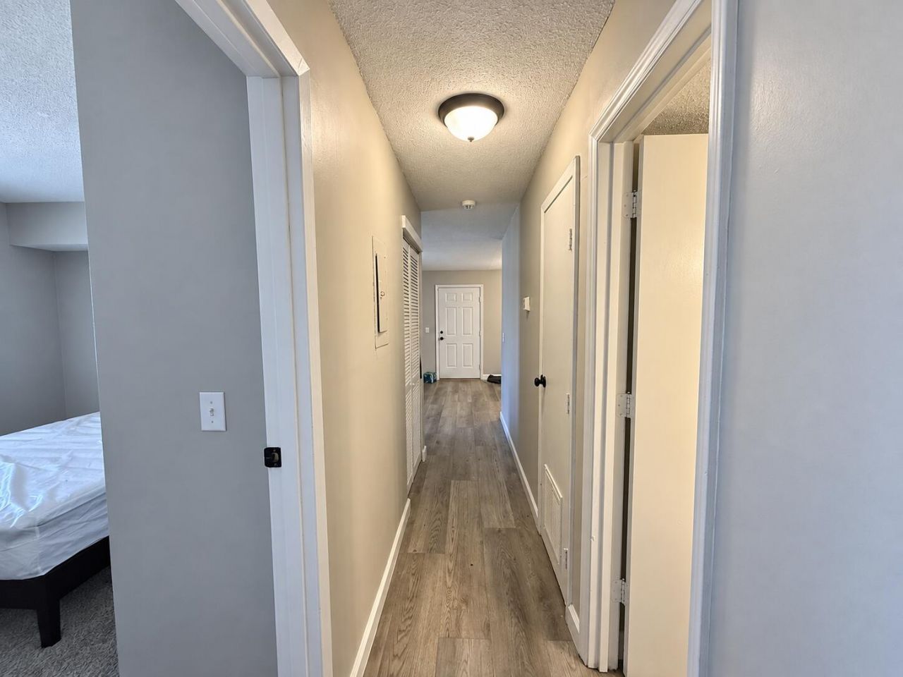 307 Menlo Drive Photo 4