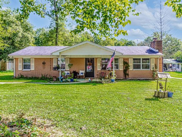 446 Woodside Drive, West Alexandria, OH 45381