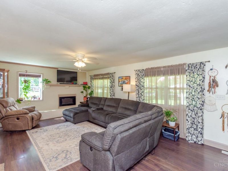 446 Woodside Drive, Twin Township, OH 45381 Photo 3