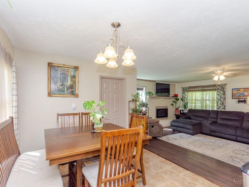 446 Woodside Drive, Twin Township, OH 45381 Photo 8