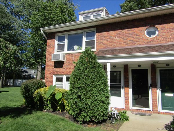 1600 Grand Avenue, Unit M1, Baldwin, NY 11510
