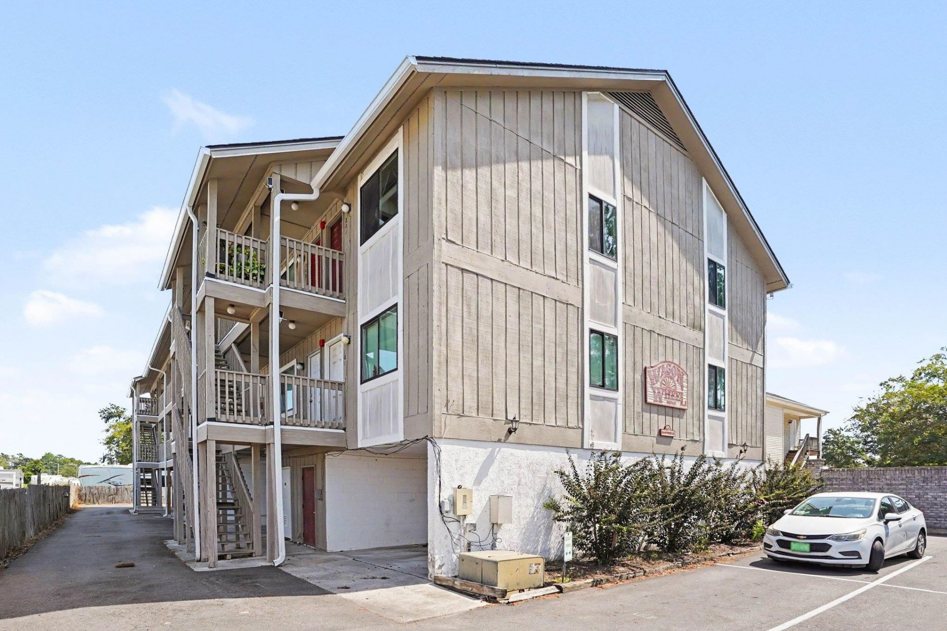 603 Wagon Wheel Rd. Photo 1