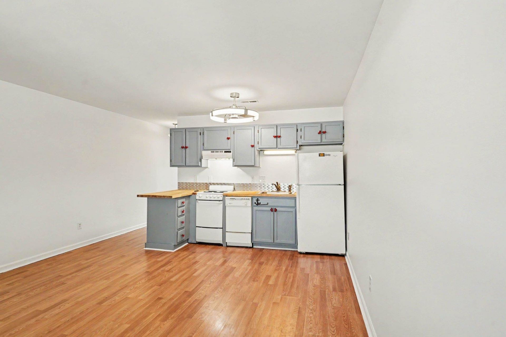603 Wagon Wheel Rd. Photo 6