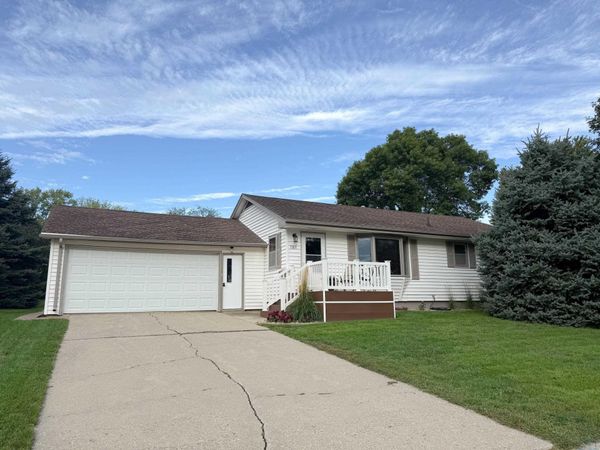 1105 S Marshall St, Rock Rapids, IA 51246