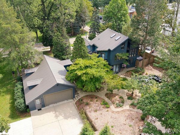 36 Union Street, Douglas, MI 49406