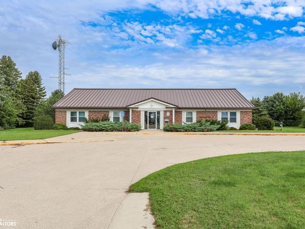 2099 Highway 3, Clarion, IA 50525