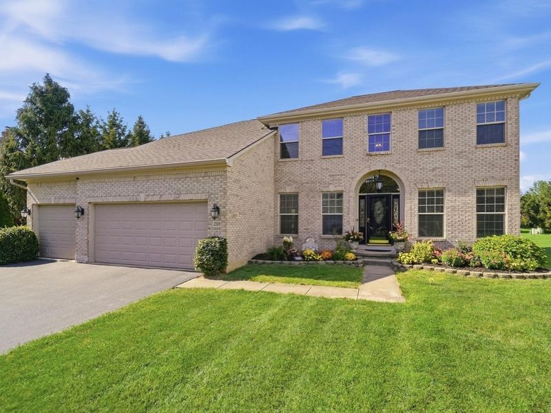 2315 Bold Venture Drive, Lewis Center, OH 43035 Photo 3