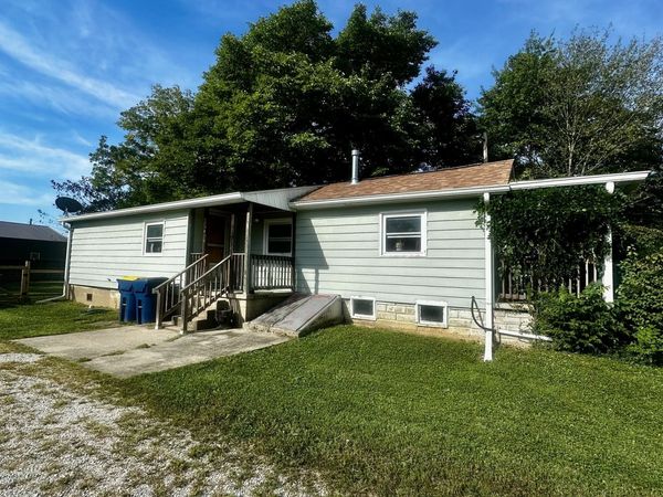 1042 Avenue E , Greencastle, IN 46135