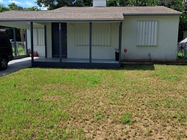 1013 Mayflower Road, Fort Pierce, FL 34950