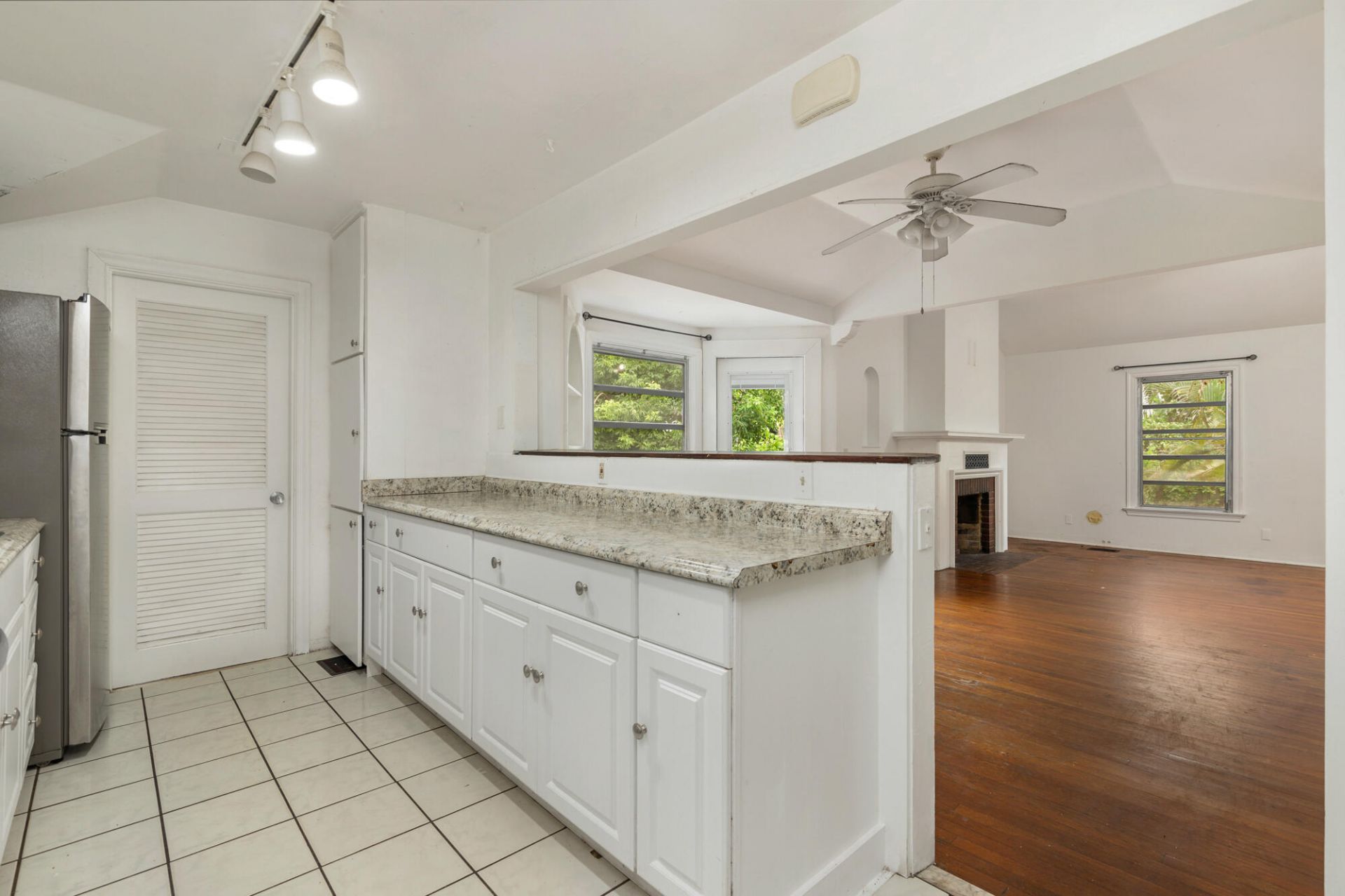 324 Albemarle Road, West Palm Beach, FL 33405 Photo