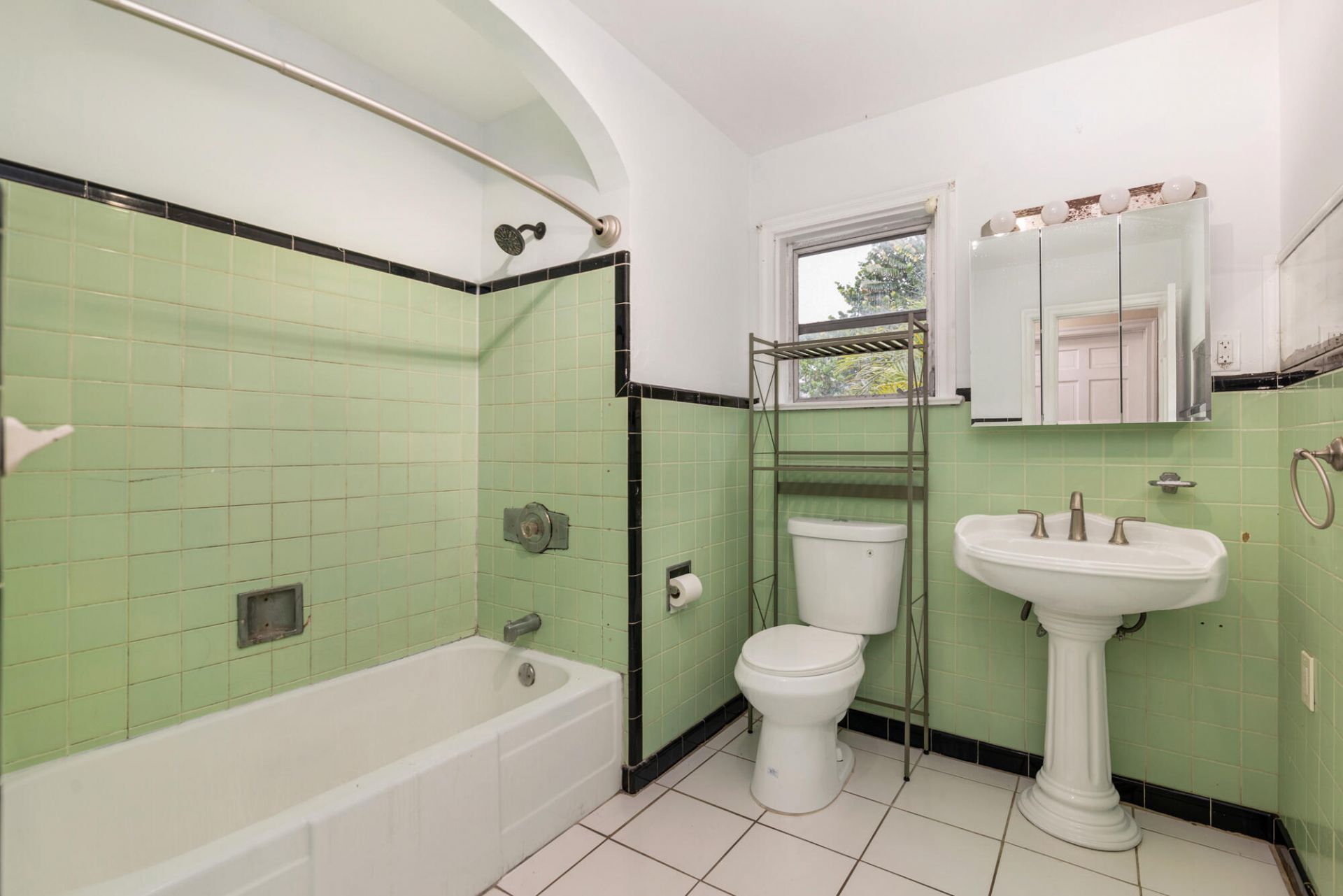 324 Albemarle Road, West Palm Beach, FL 33405 Photo