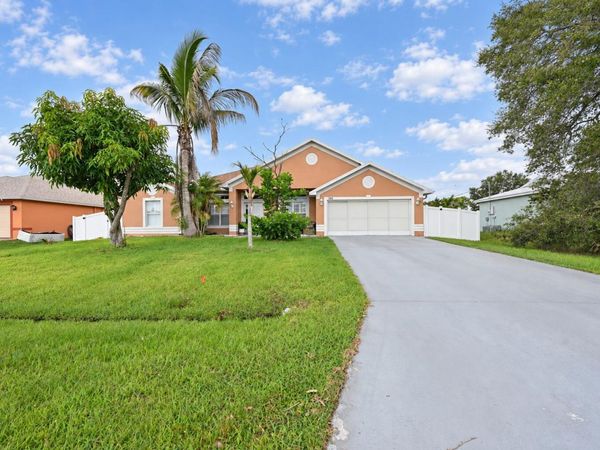 1392 SE ODONNELL Lane, Port St. Lucie, FL 34983
