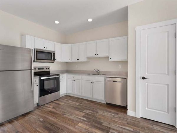 1156 Devils Glen Road , Unit 302, Bettendorf, IA 52722