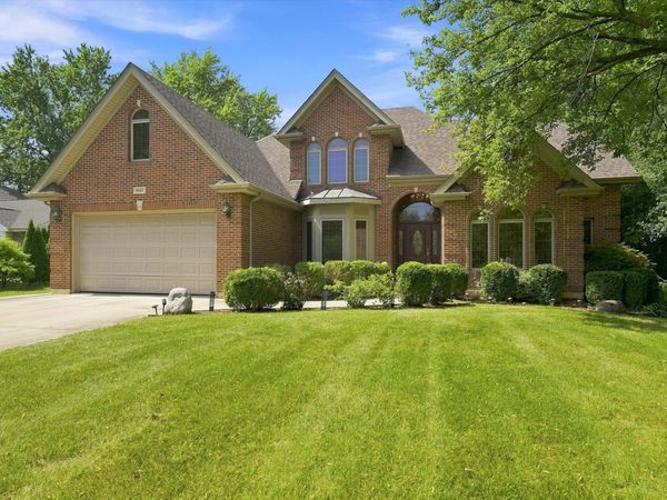 6612 Western Avenue , Willowbrook, IL 60527