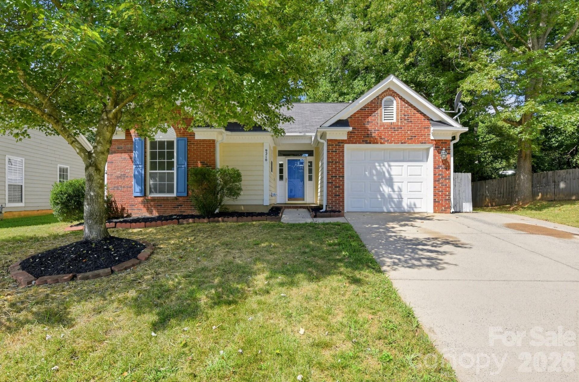9210 Rotherham Lane, Charlotte, NC 28216 Main Photo