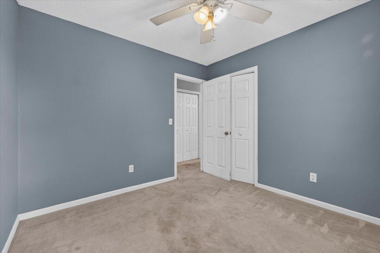 105 Blackwalnut Drive Photo 22