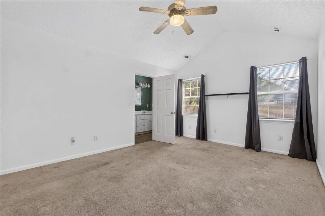 105 Blackwalnut Drive Photo 26