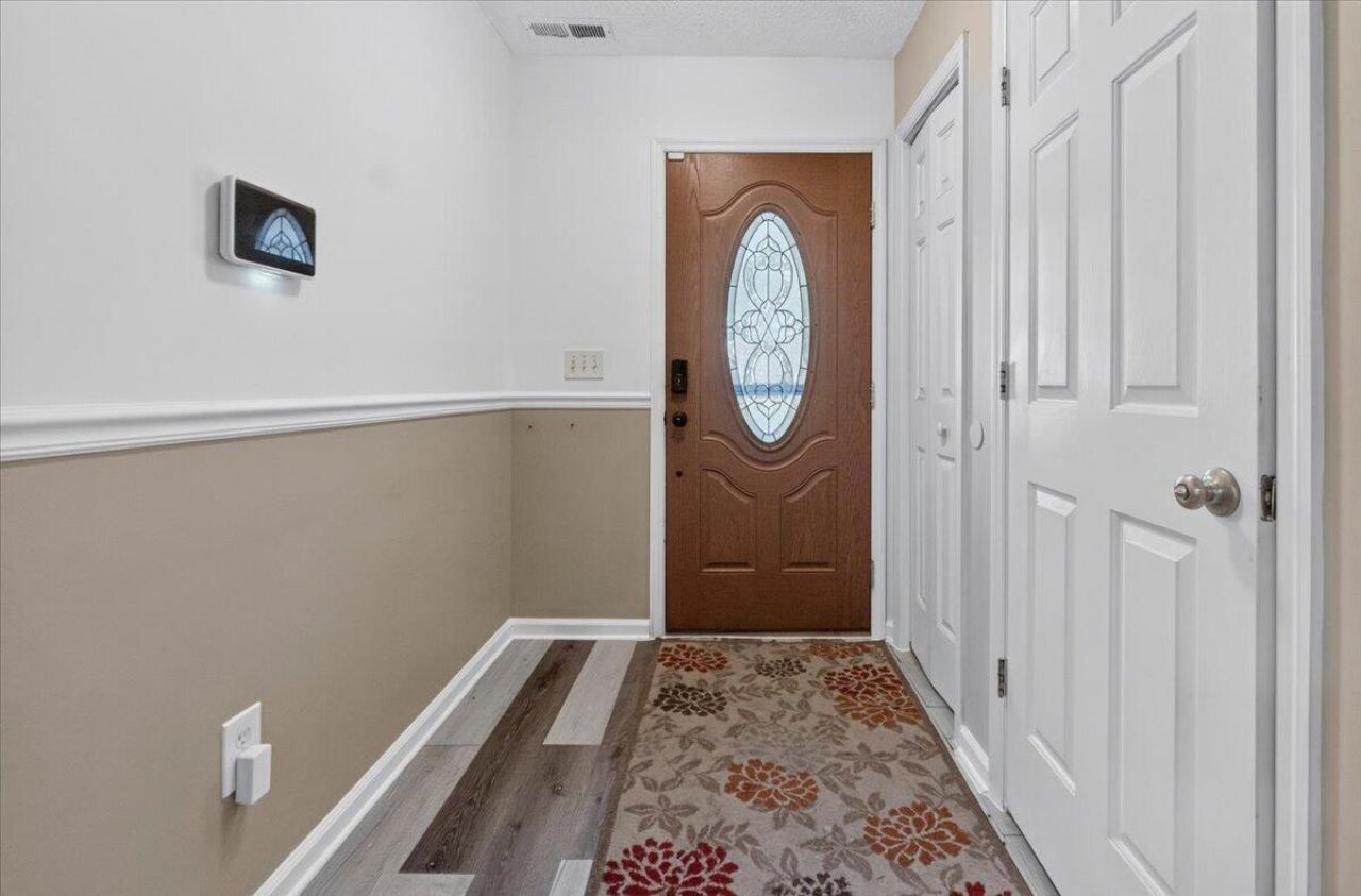 105 Blackwalnut Drive Photo 6