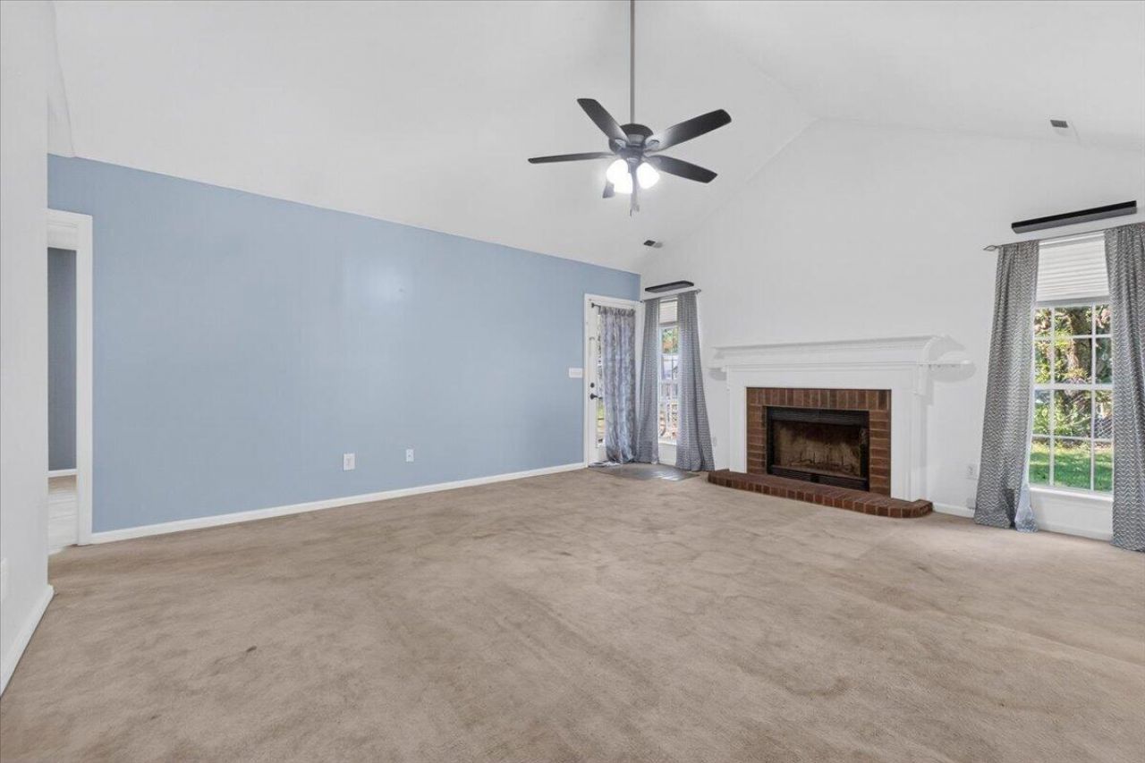 105 Blackwalnut Drive Photo 7