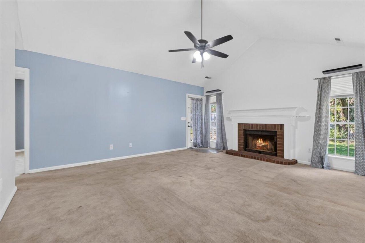 105 Blackwalnut Drive Photo 8