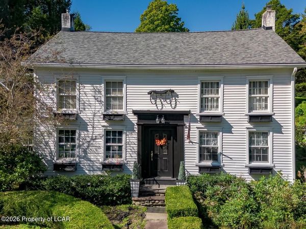 211 Overbrook Avenue, Dallas, PA 18612