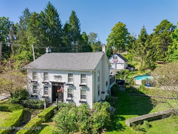 211 Overbrook Avenue, Dallas, PA 18612