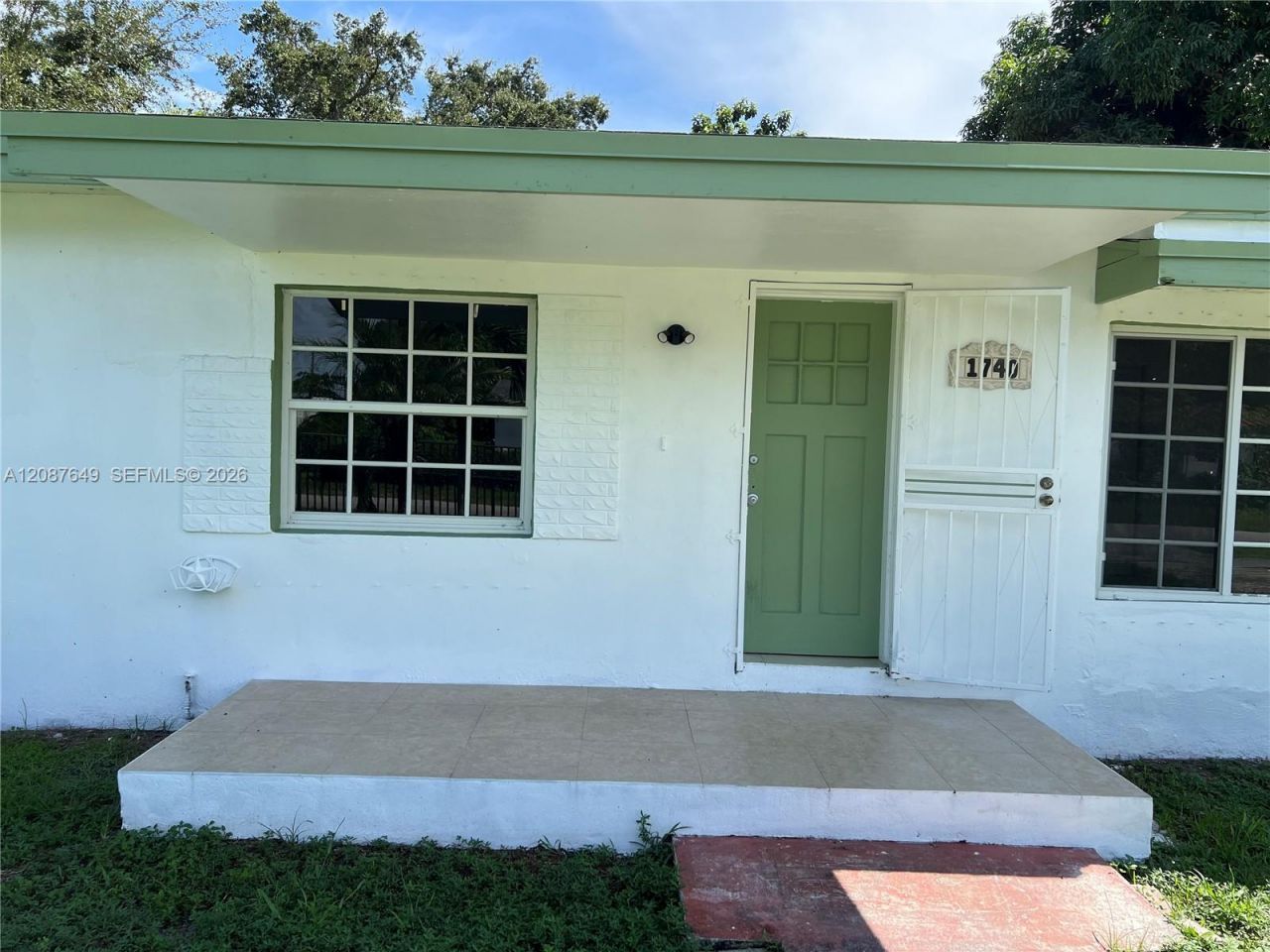 1740 NW 90th St, Miami, FL 33147 Photo