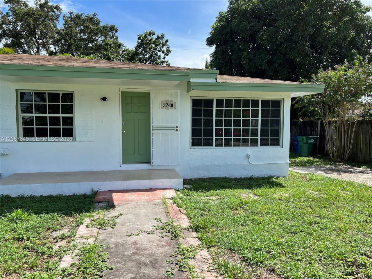 1740 NW 90th St, Miami, FL 33147 Photo