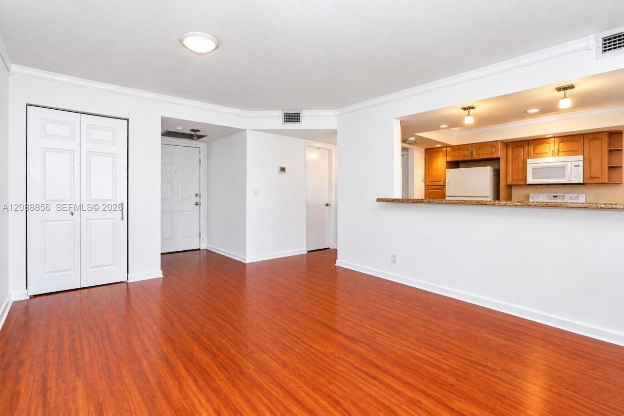 200 Leslie Dr , Unit 204, Hallandale Beach, FL 33009 Photo