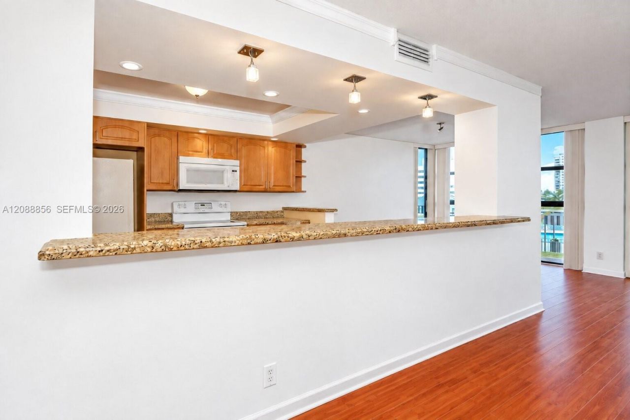200 Leslie Dr , Unit 204, Hallandale Beach, FL 33009 Photo