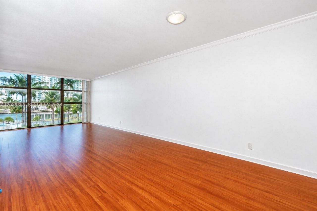 200 Leslie Dr , Unit 204, Hallandale Beach, FL 33009 Photo