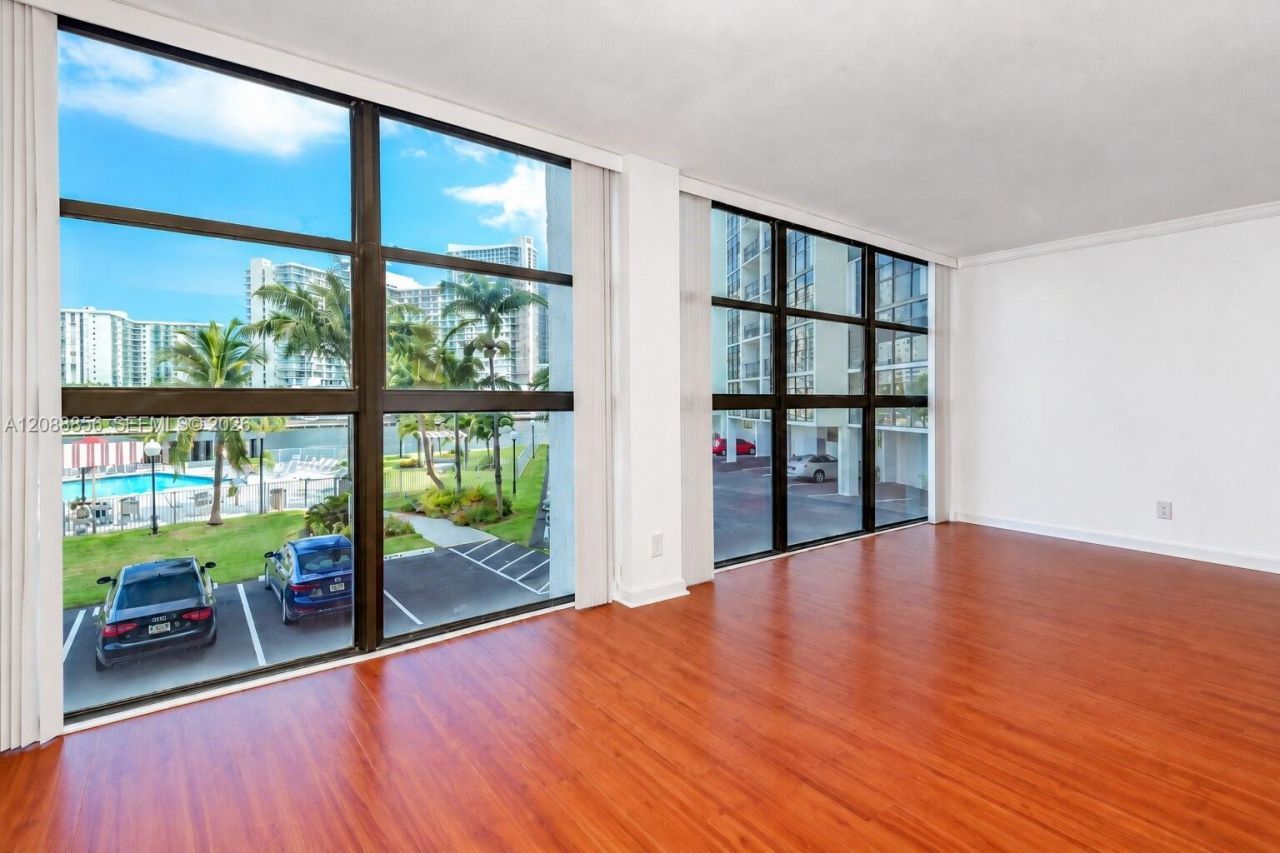 200 Leslie Dr , Unit 204, Hallandale Beach, FL 33009 Photo