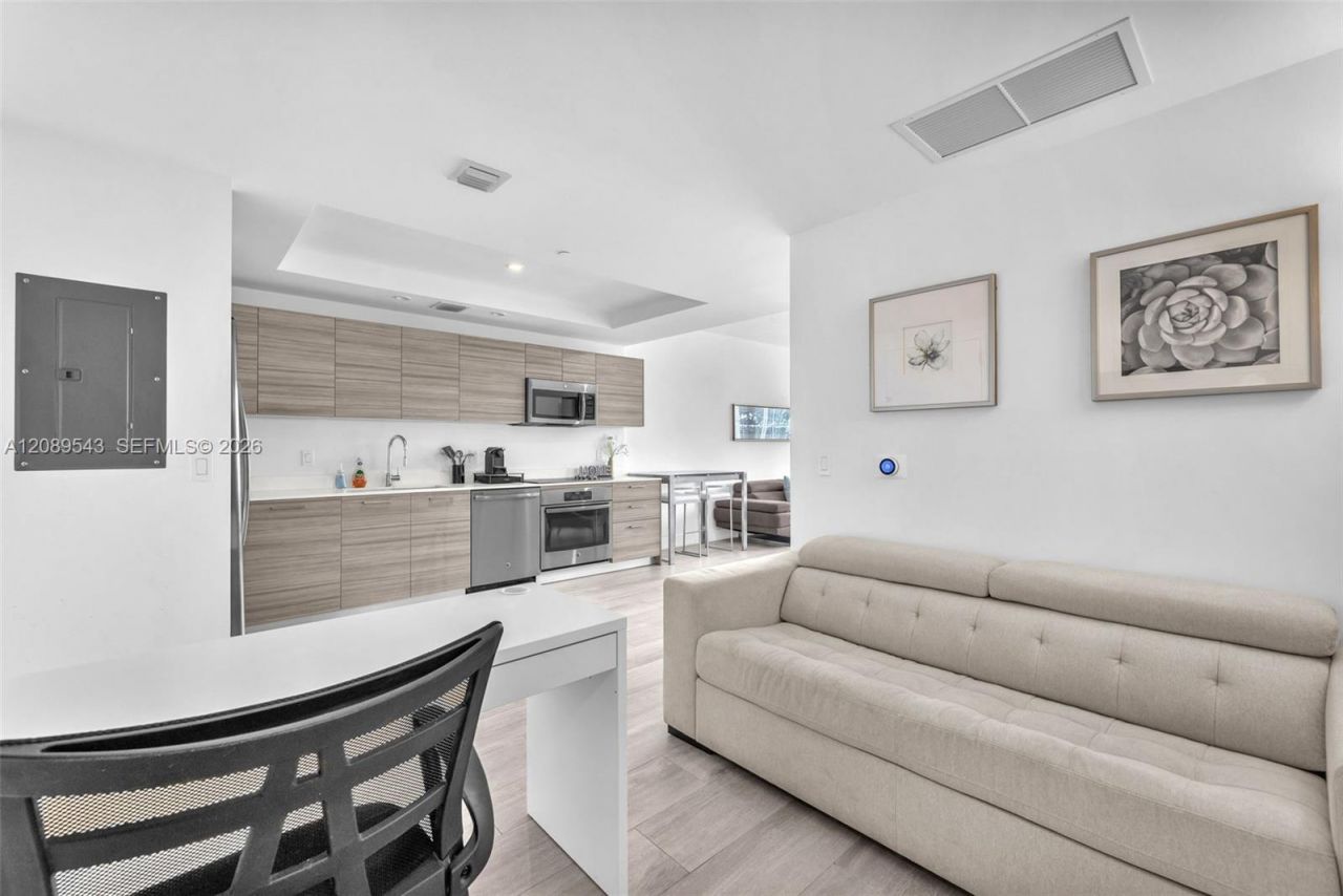 121 NE 34th St, Unit 905, Miami, FL 33137 Photo