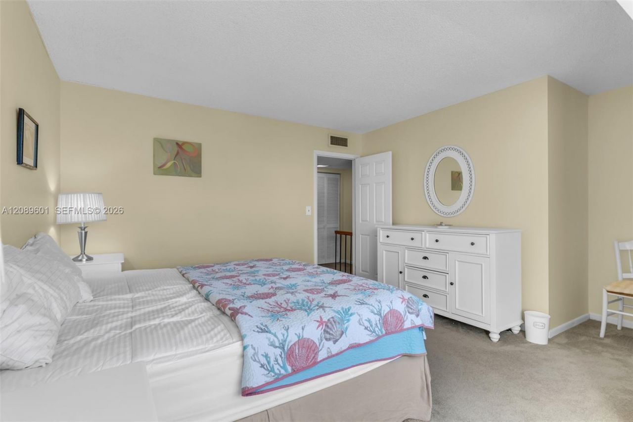 87465 Old Hwy 215 Hwy , Unit 215, Plantation Key, FL 33036 Photo