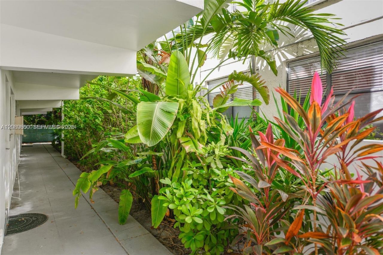 926 Michigan Ave , Unit 12, Miami Beach, FL 33139 Photo
