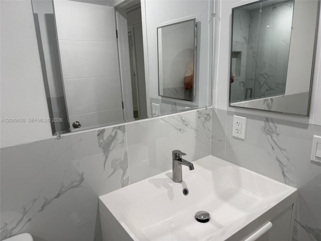 926 Michigan Ave , Unit 12, Miami Beach, FL 33139 Photo