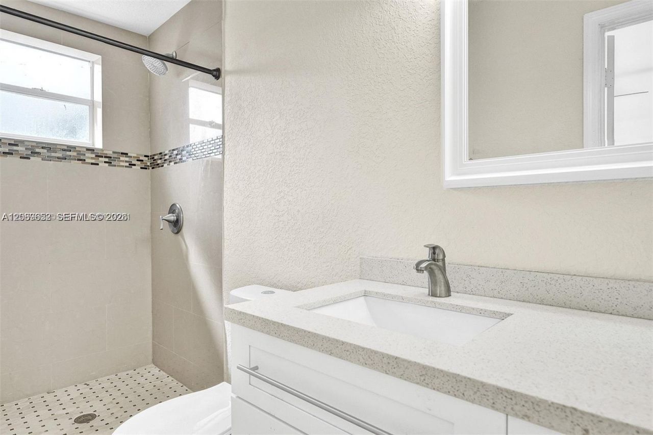 6720 Freedom St , Unit A, Hollywood, FL 33024 Photo