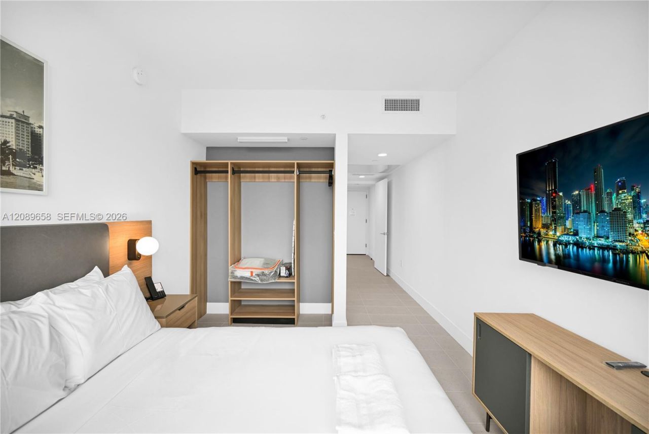 159 NE 6th St , Unit 4015, Miami, FL 33132 Photo