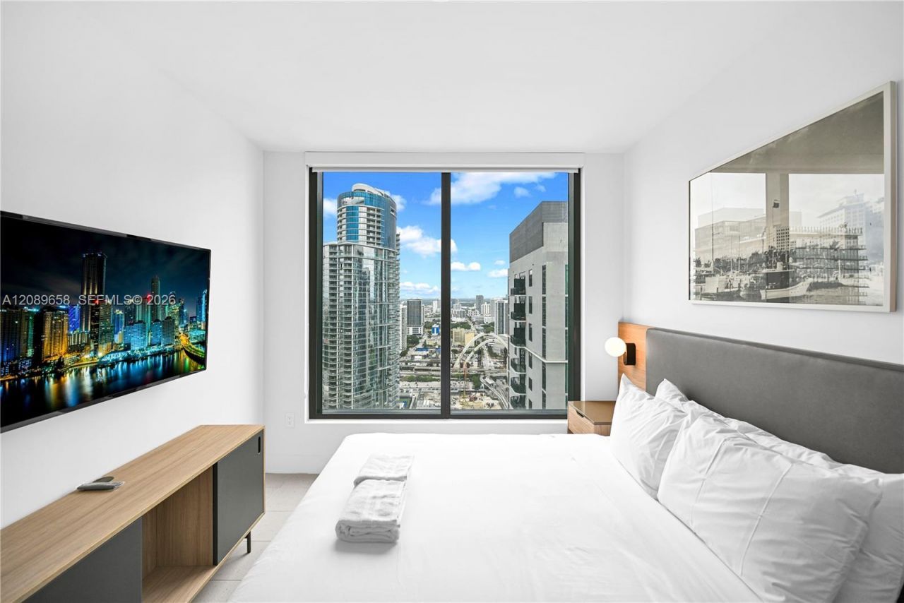 159 NE 6th St , Unit 4015, Miami, FL 33132 Photo