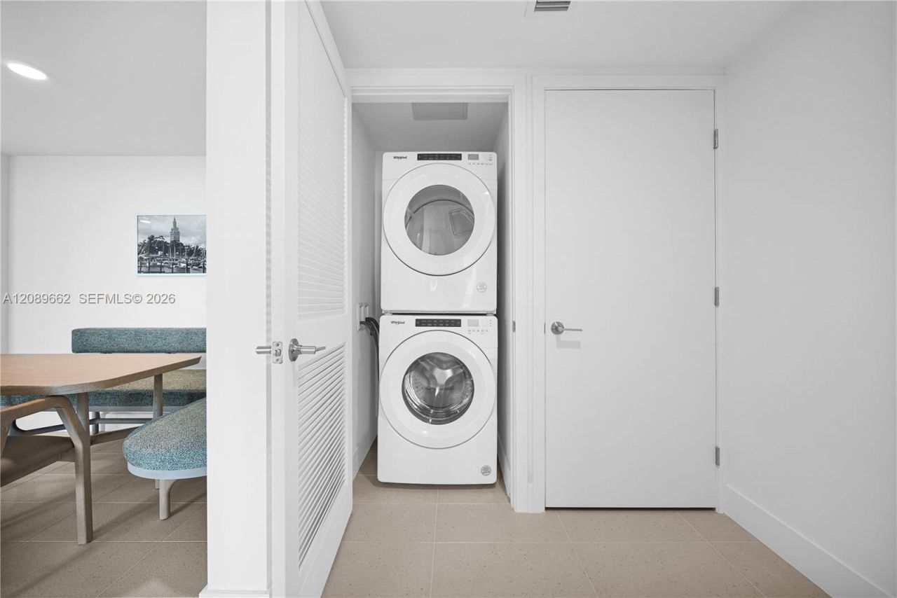 159 NE 6th St , Unit 3901, Miami, FL 33132 Photo