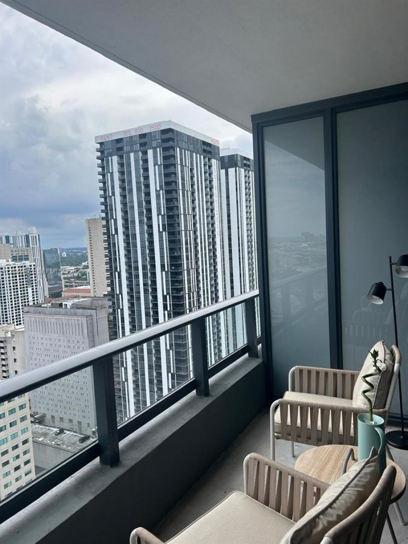 159 NE 6th St, Unit 3206, Miami, FL 33132 Photo