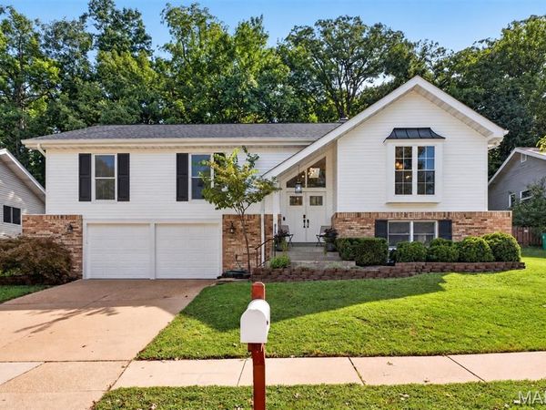 632 Amberwood Lane, Ballwin, MO 63021