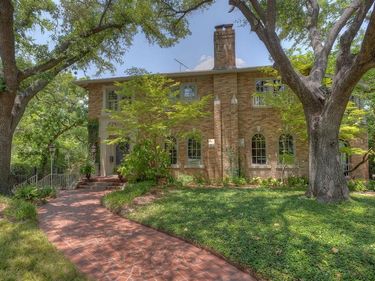 2401 Stadium Drive, Fort Worth, TX 76109