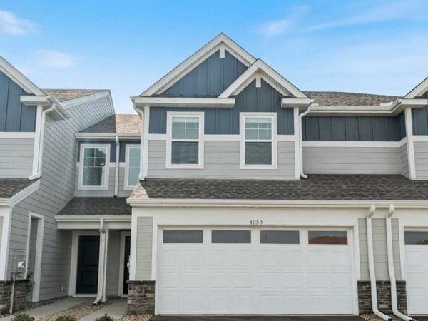4050 Hayward Avenue N, Oakdale, MN 55128